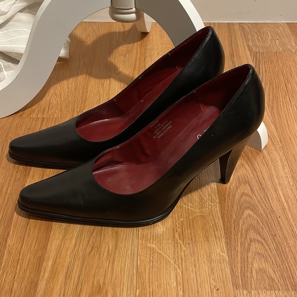 Pazzo Black Leather Pumps Made in Spain. New Condition Comfort  Size 10 - Picture 11 of 12